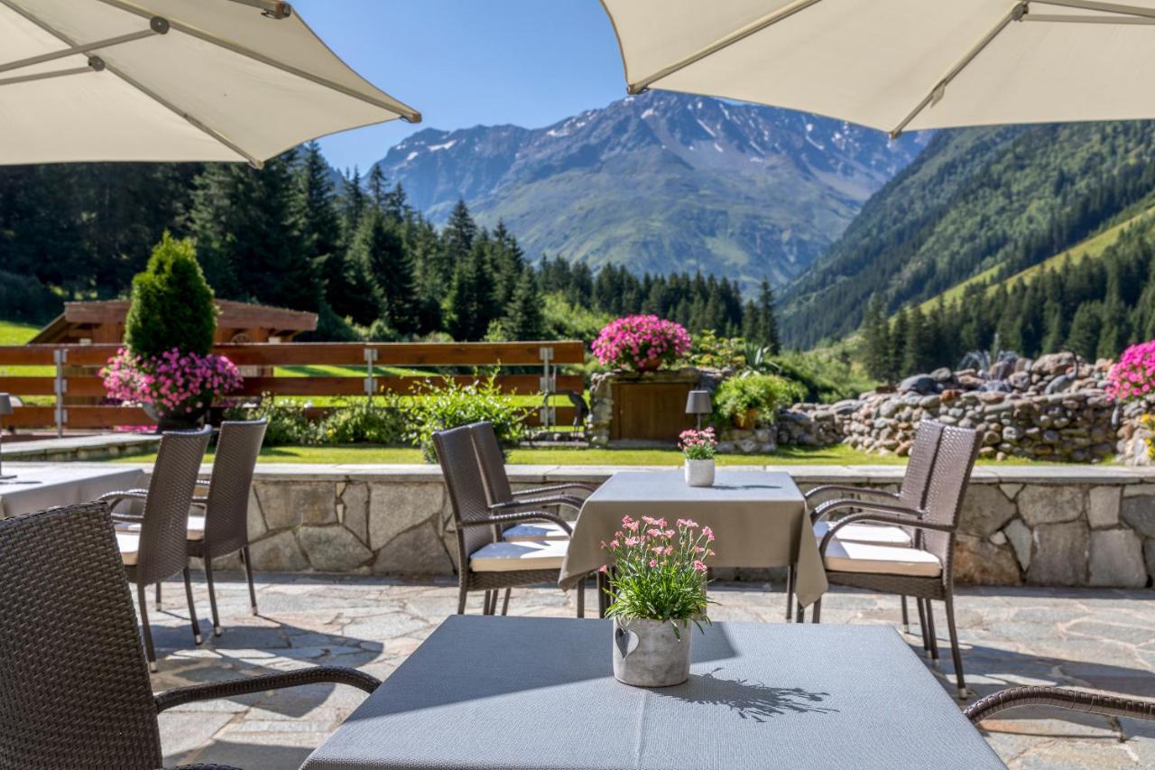 Hotel Sonnblick Sankt Leonhard im Pitztal Exterior foto