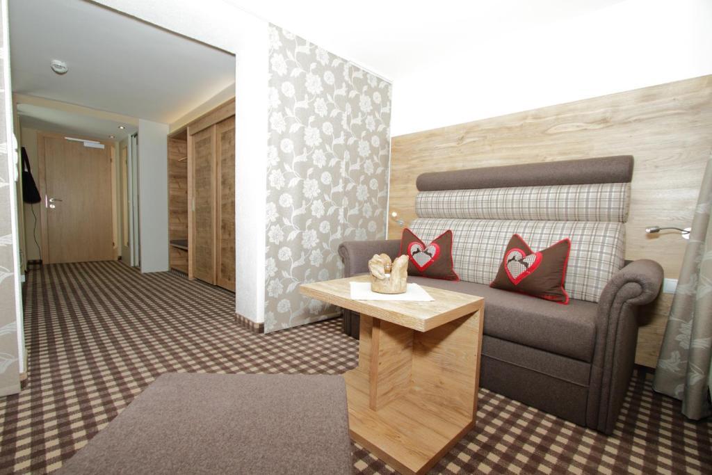 Hotel Sonnblick Sankt Leonhard im Pitztal Habitación foto