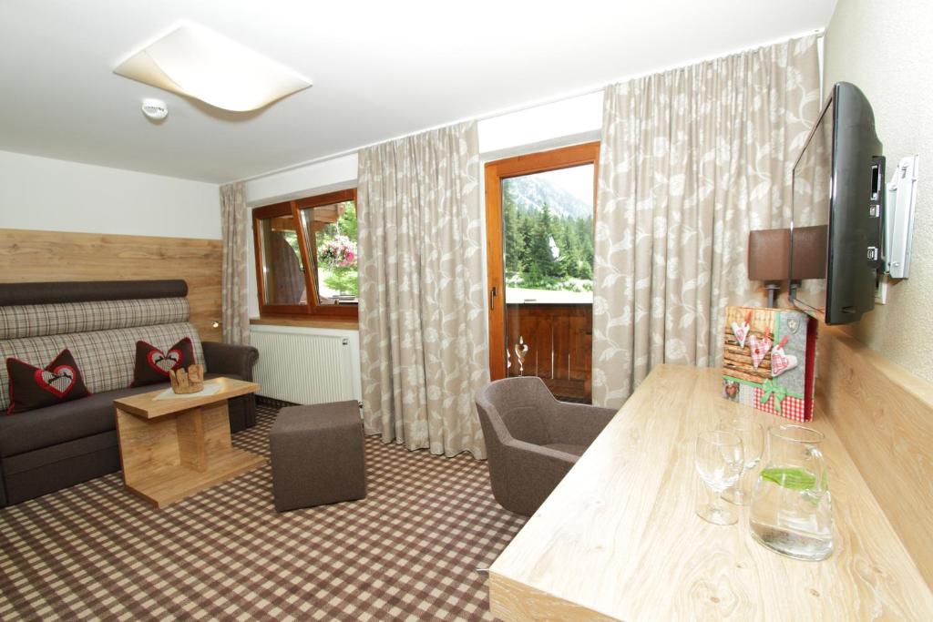 Hotel Sonnblick Sankt Leonhard im Pitztal Habitación foto