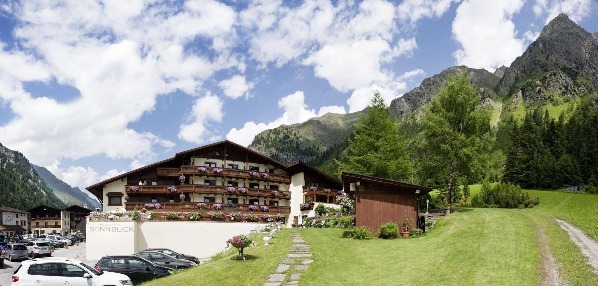Hotel Sonnblick Sankt Leonhard im Pitztal Exterior foto